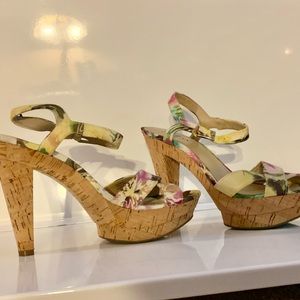 Guess Jendalee Heel - Size 6